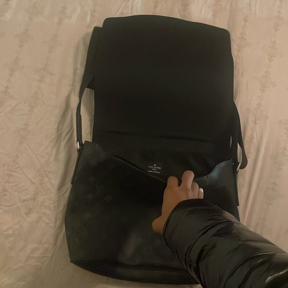 Louis Vuitton bag - Picture 2 of 3